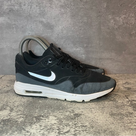 Nike Air Max Running Shoes Womens sz 7 - grey/black - Picture 1 of 6